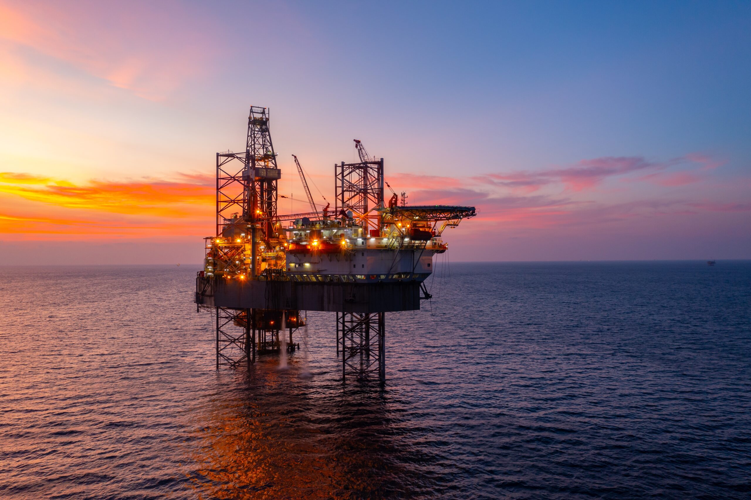 oil rig in ocean